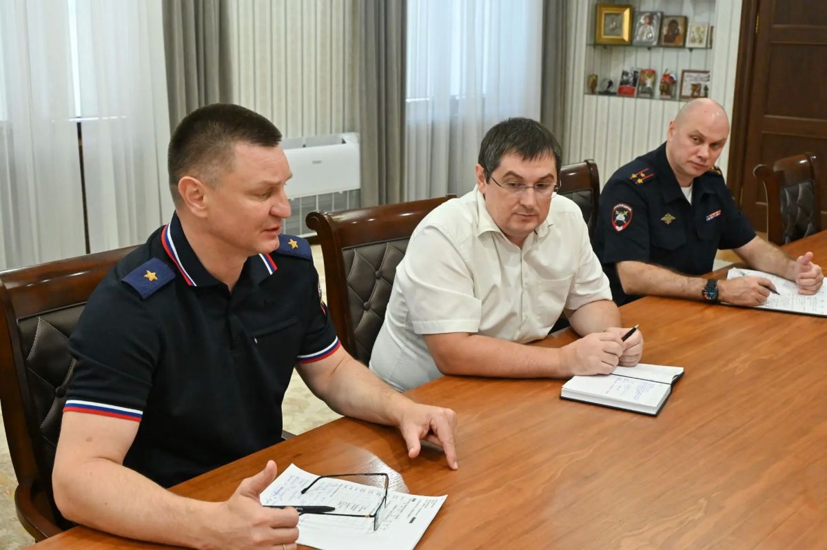 Глава города Андрей Прошунин поручил усилить контроль за безопасностью на сочинских АЗС Глава города Андрей Прошунин поручил усилить контроль за безопасностью на сочинских АЗС