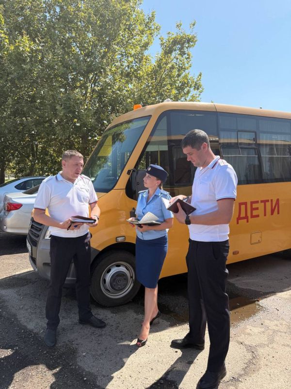 Территориальные прокуроры проводят проверки технического состояния школьных автобусов Территориальные прокуроры проводят проверки технического состояния школьных автобусов
