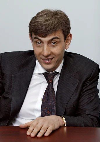 «Богатые люди должны улучшать условия»