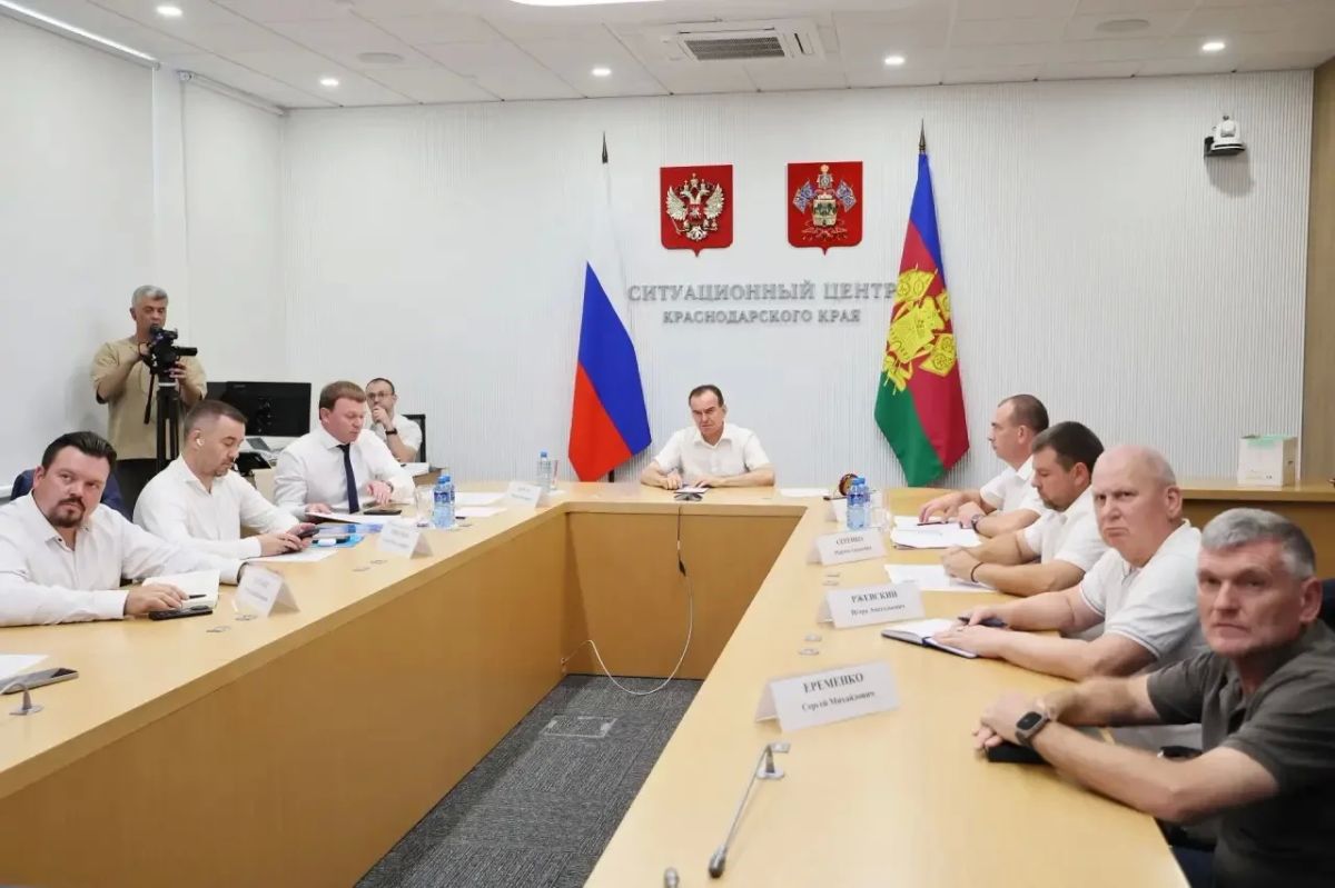 Вениамин Кондратьев обратился к Александру Новаку с просьбой дать поручение увеличить объемы поставок бензина для Краснодарского края Вениамин Кондратьев обратился к Александру Новаку с просьбой дать поручение увеличить объемы поставок бензина для Краснодарского края