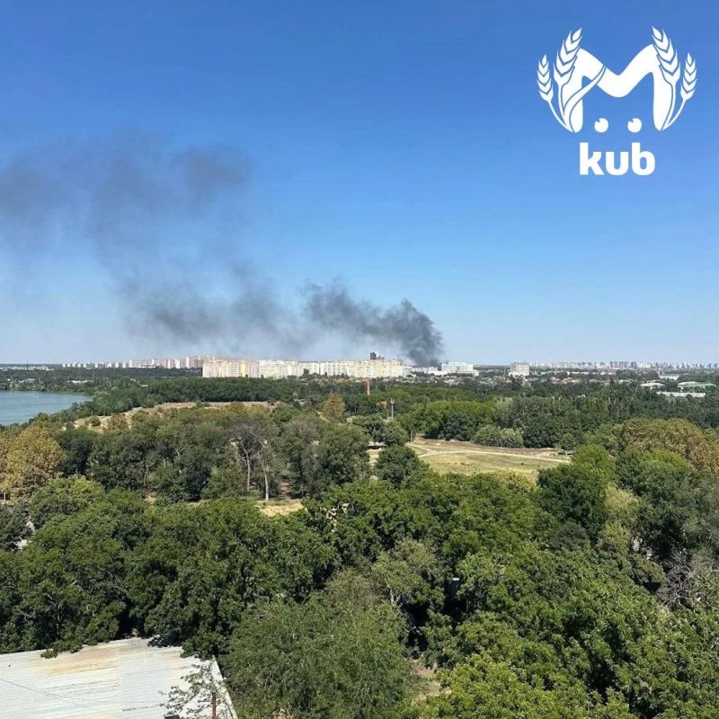 Склады горят на Круговой в Краснодаре Склады горят на Круговой в Краснодаре