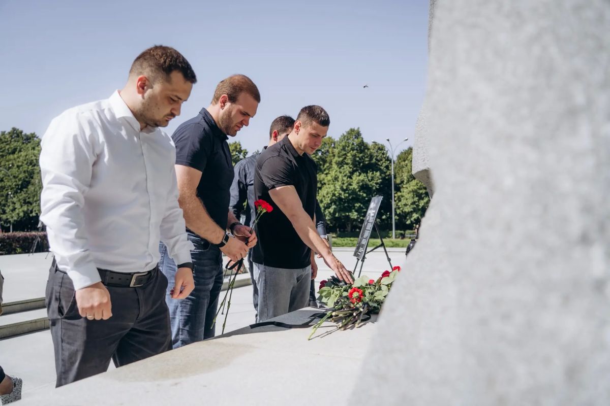Они отдали свои жизни за людей Они отдали свои жизни за людей