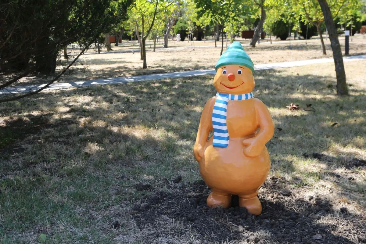 В Ореховой роще появились герои «Курортного патруля» В Ореховой роще появились герои «Курортного патруля»