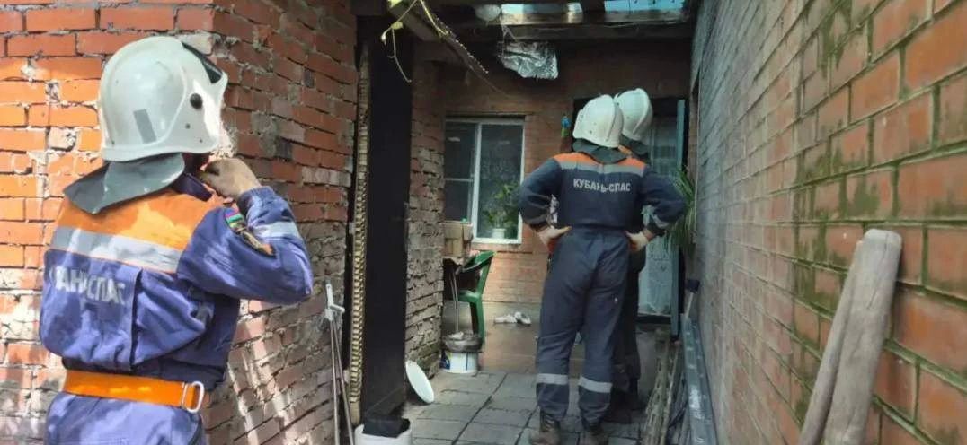 В Новороссийске повреждены 705 квартир и 106 частных домов в результате атаки БПЛА, совершенной Киевом 12 августа, сообщил мэр Андрей Кравченко В Новороссийске повреждены 705 квартир и 106 частных домов в результате атаки БПЛА, совершенной Киевом 12 августа, сообщил мэр Андрей Кравченко