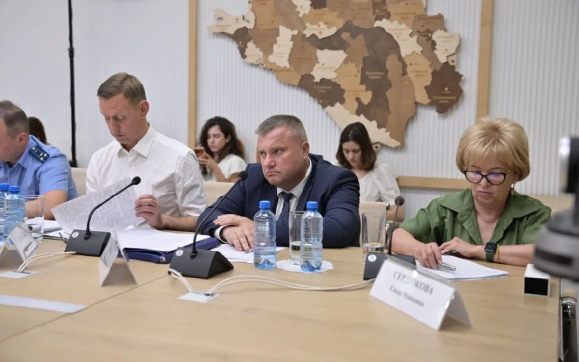 Вениамин Кондратьев: Благодаря разработке генеральных планов из границ населенных пунктов исключили более 63,5 тысячи гектаров сельхозугодий Вениамин Кондратьев: Благодаря разработке генеральных планов из границ населенных пунктов исключили более 63,5 тысячи гектаров сельхозугодий