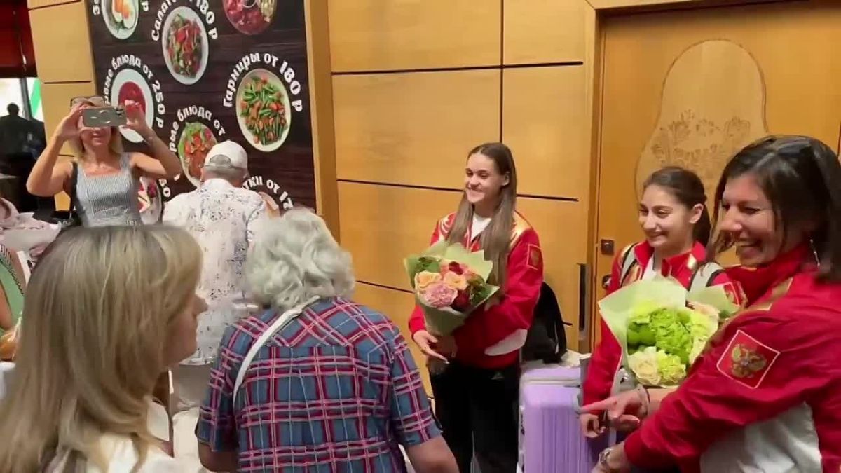 В Краснодар прилетели героини чемпионата Европы по спортивной гимнастике Людмила Рощина и Елизавета Ус!