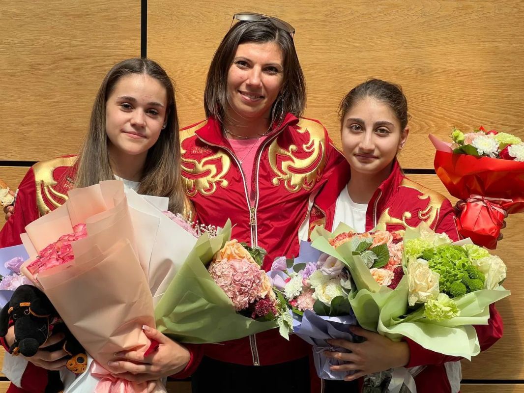 В Краснодаре торжественно встретили чемпионок Европы по спортивной гимнастике В Краснодаре торжественно встретили чемпионок Европы по спортивной гимнастике