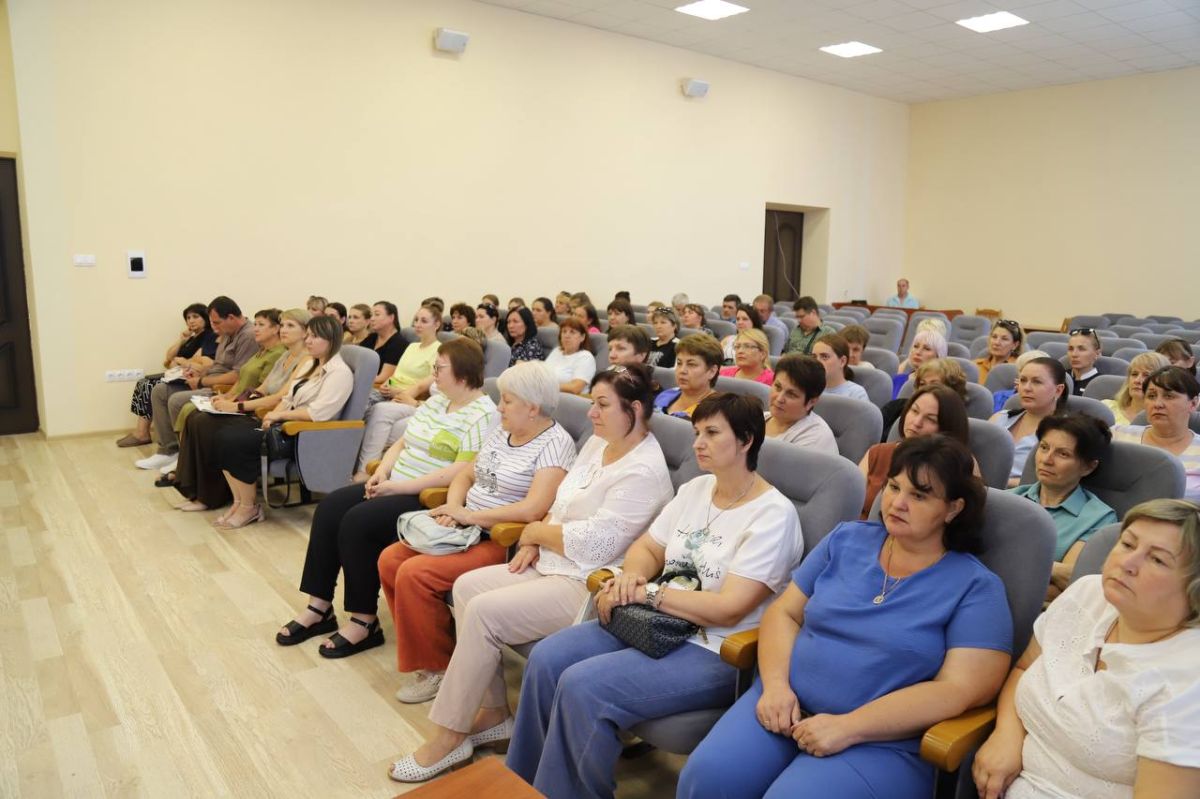 В преддверии начала учебного года заместителем прокурора Крыловского района проведена рабочая встреча с педагогами В преддверии начала учебного года заместителем прокурора Крыловского района проведена рабочая встреча с педагогами