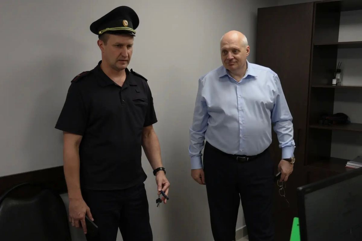 Андрей Харченко: Участковый — это тот человек, к которому мы идем в первую очередь, когда нужна помощь, совет или защита Андрей Харченко: Участковый — это тот человек, к которому мы идем в первую очередь, когда нужна помощь, совет или защита