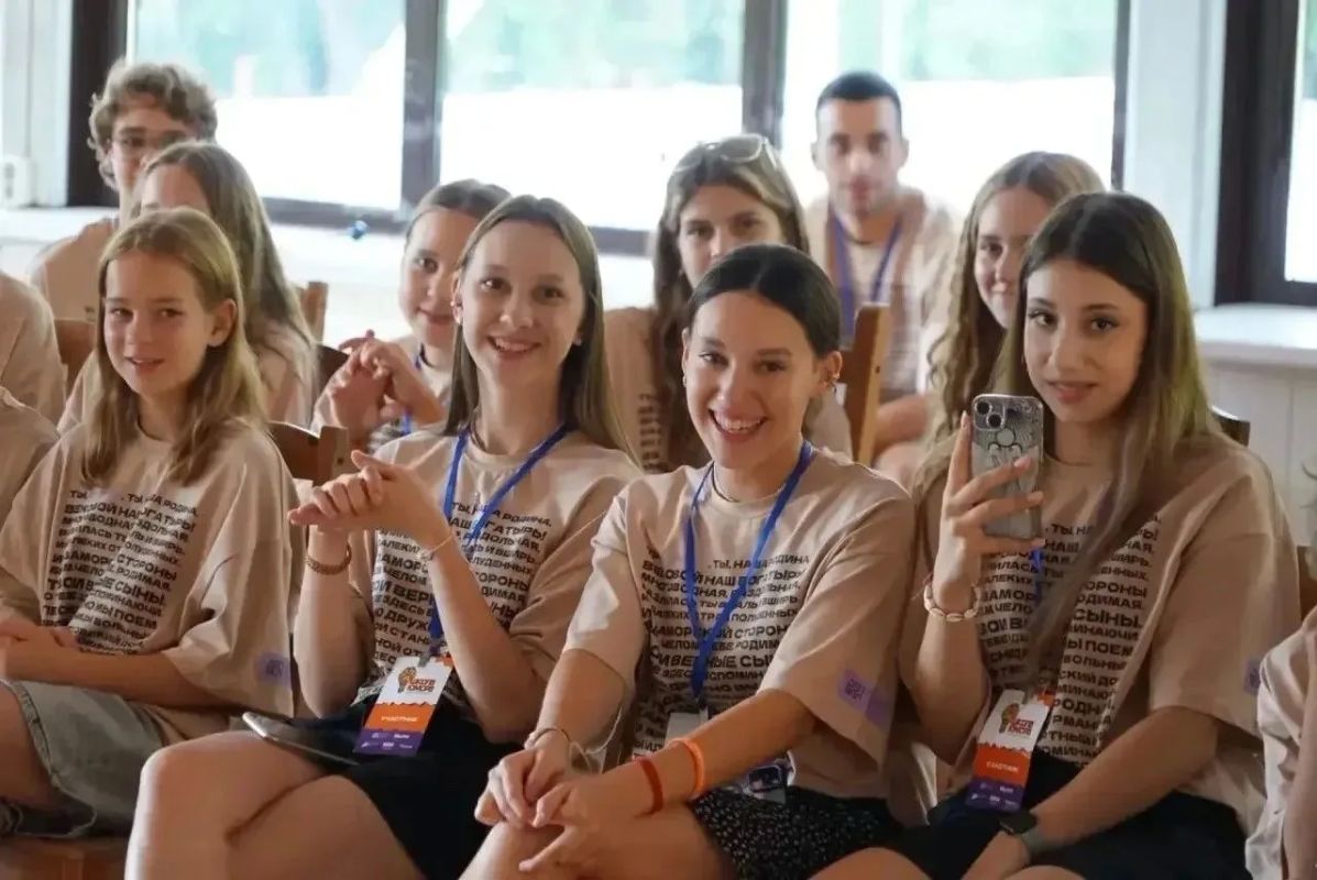 Вениамин Кондратьев: В 2026 году на реализацию молодежной политики в регионе направили около 1 миллиарда рублей Вениамин Кондратьев: В 2026 году на реализацию молодежной политики в регионе направили около 1 миллиарда рублей