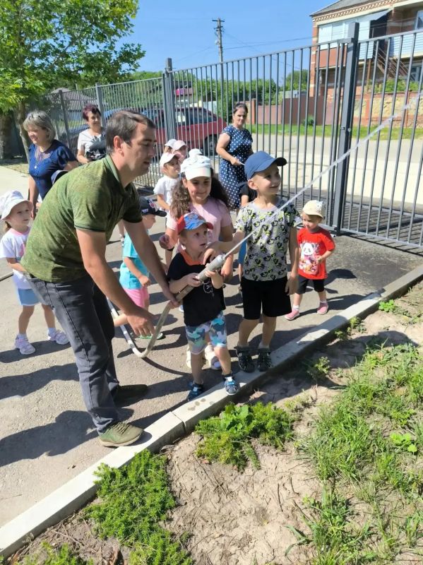 СЕРИЯ ПРОТИВОПОЖАРНЫХ УРОКОВ ДЛЯ ДОШКОЛЯТ ПРОДОЛЖАЕТСЯ СЕРИЯ ПРОТИВОПОЖАРНЫХ УРОКОВ ДЛЯ ДОШКОЛЯТ ПРОДОЛЖАЕТСЯ
