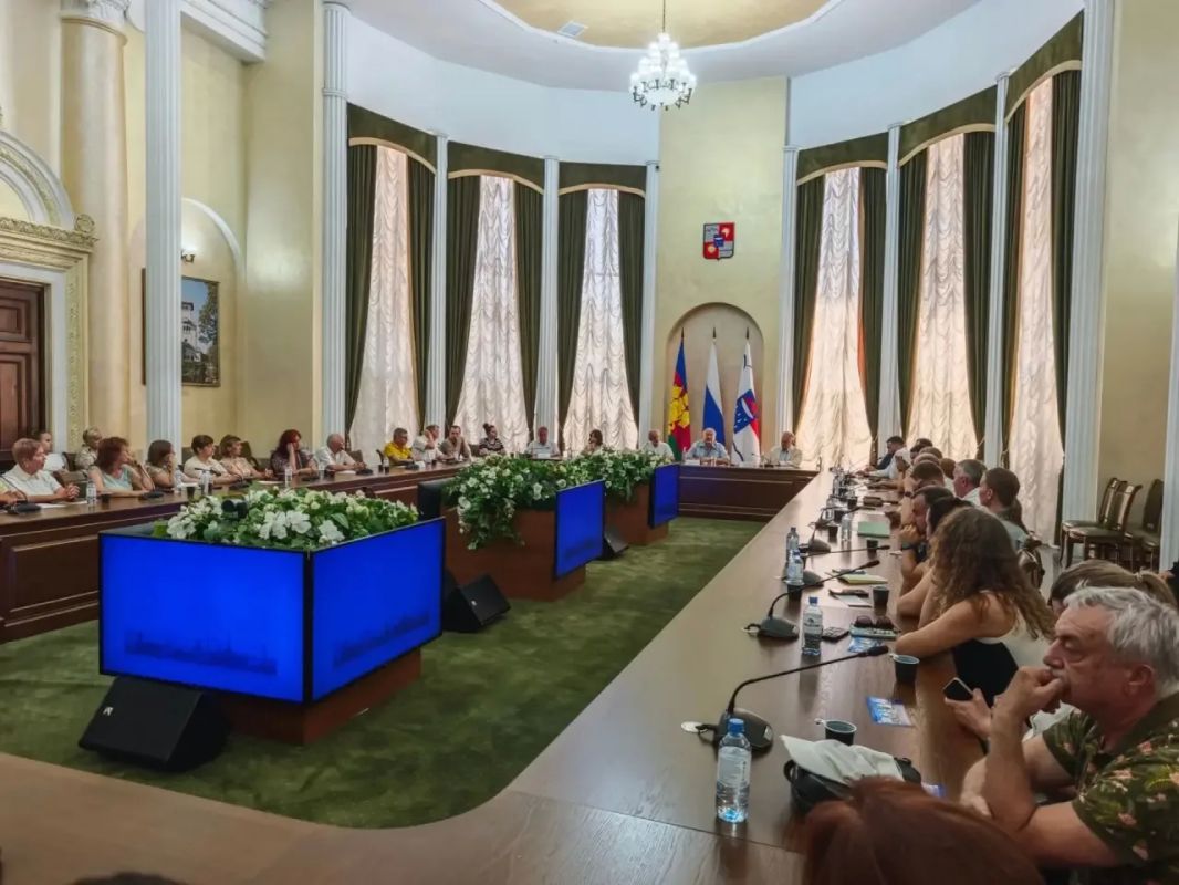 Константин Затулин встретился с представителями общественных организаций Сочи Константин Затулин встретился с представителями общественных организаций Сочи