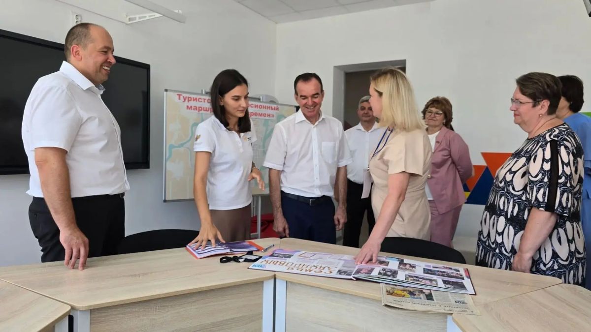 Вениамин Кондратьев осмотрел капитально отремонтированную школу в станице Крыловской Ленинградского муниципального округа Вениамин Кондратьев осмотрел капитально отремонтированную школу в станице Крыловской Ленинградского муниципального округа