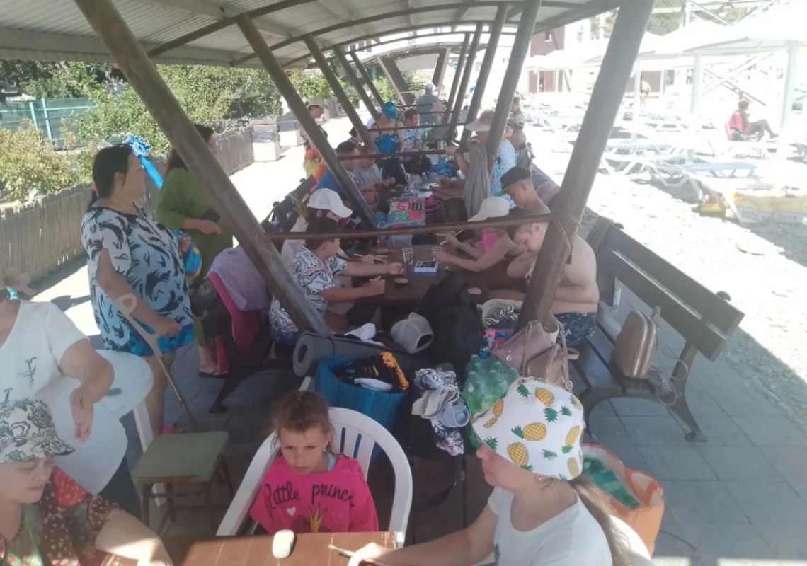 В рамках новороссийского проекта «Море здоровья» оздоровительные процедуры в Широкой Балке посетили молодые люди с инвалидностью из Краснодара В рамках новороссийского проекта «Море здоровья» оздоровительные процедуры в Широкой Балке посетили молодые люди с инвалидностью из Краснодара