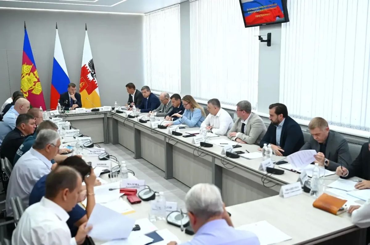 Линейки в школах Краснодара пройдут только для 1х и 11х классов — в закрытых помещениях