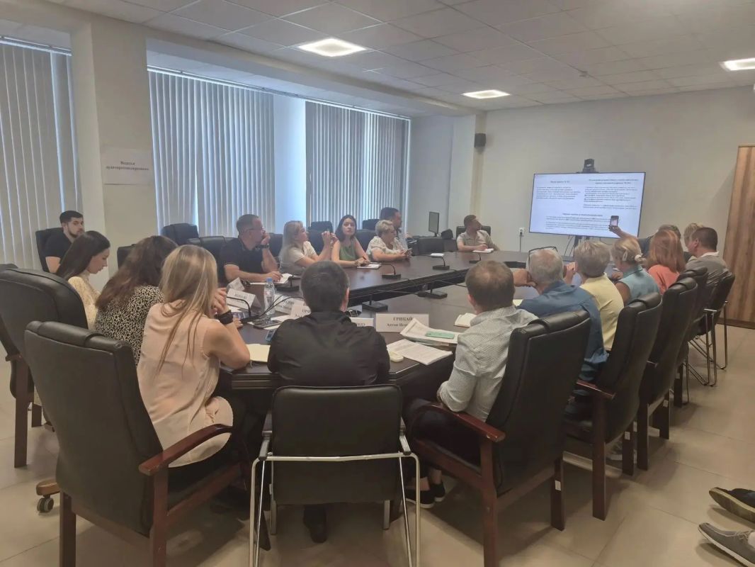 В краевом министерстве курортов прошёл День открытых дверей по вопросам получения мер поддержки организаций отрасли В краевом министерстве курортов прошёл День открытых дверей по вопросам получения мер поддержки организаций отрасли