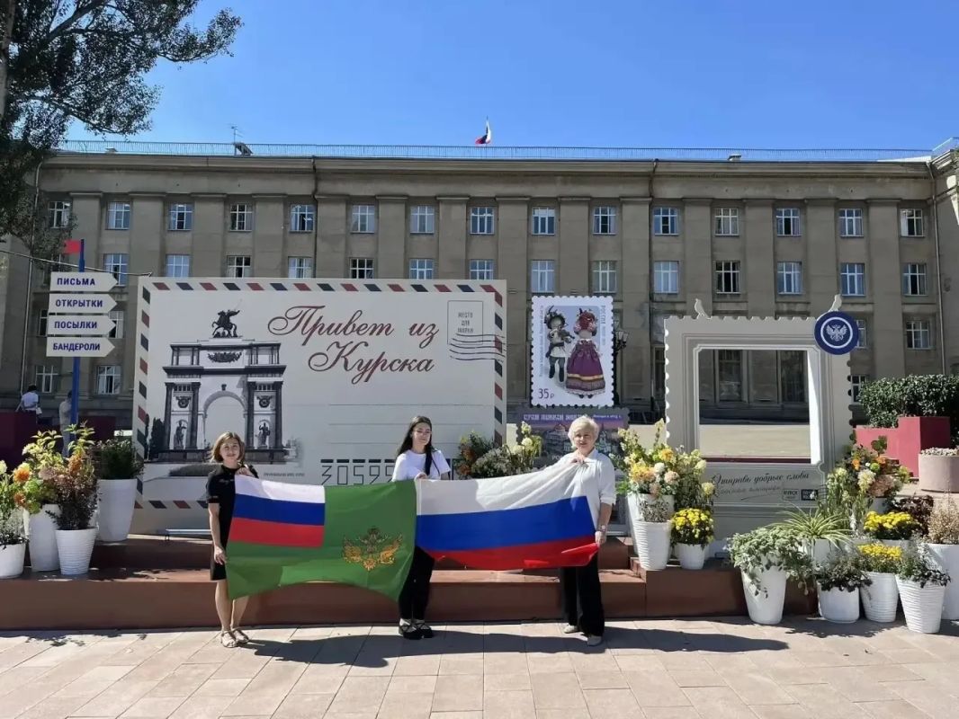 В преддверии Дня Государственного флага Российской Федерации проходят праздничные мероприятия по всей стране В преддверии Дня Государственного флага Российской Федерации проходят праздничные мероприятия по всей стране