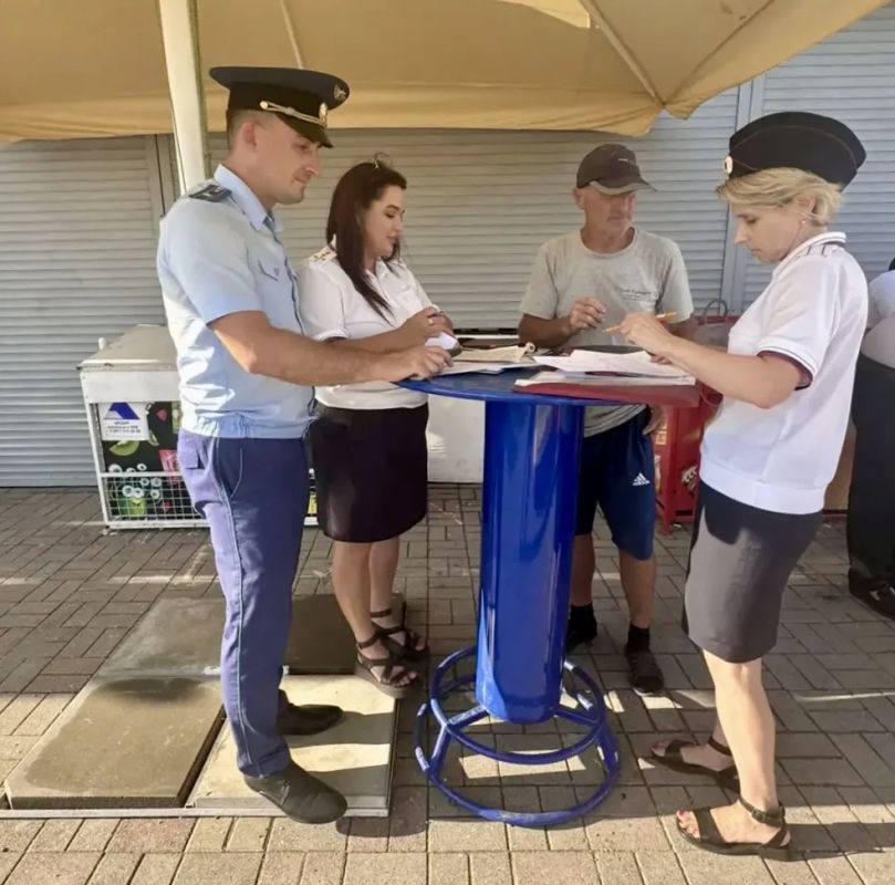 В Архипо-Осиповке проверили работу пляжей В Архипо-Осиповке проверили работу пляжей