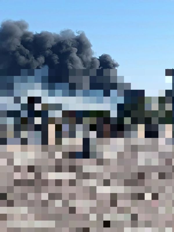 Враг атакует Ейск: в районе местного порта зафиксирован прилёт и сильное задымление Враг атакует Ейск: в районе местного порта зафиксирован прилёт и сильное задымление