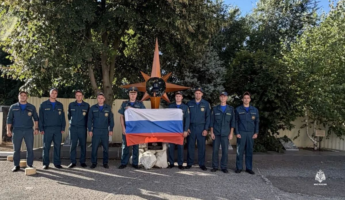 22 августа — День флага: в подразделениях МЧС России Краснодарского края почтили государственный символ