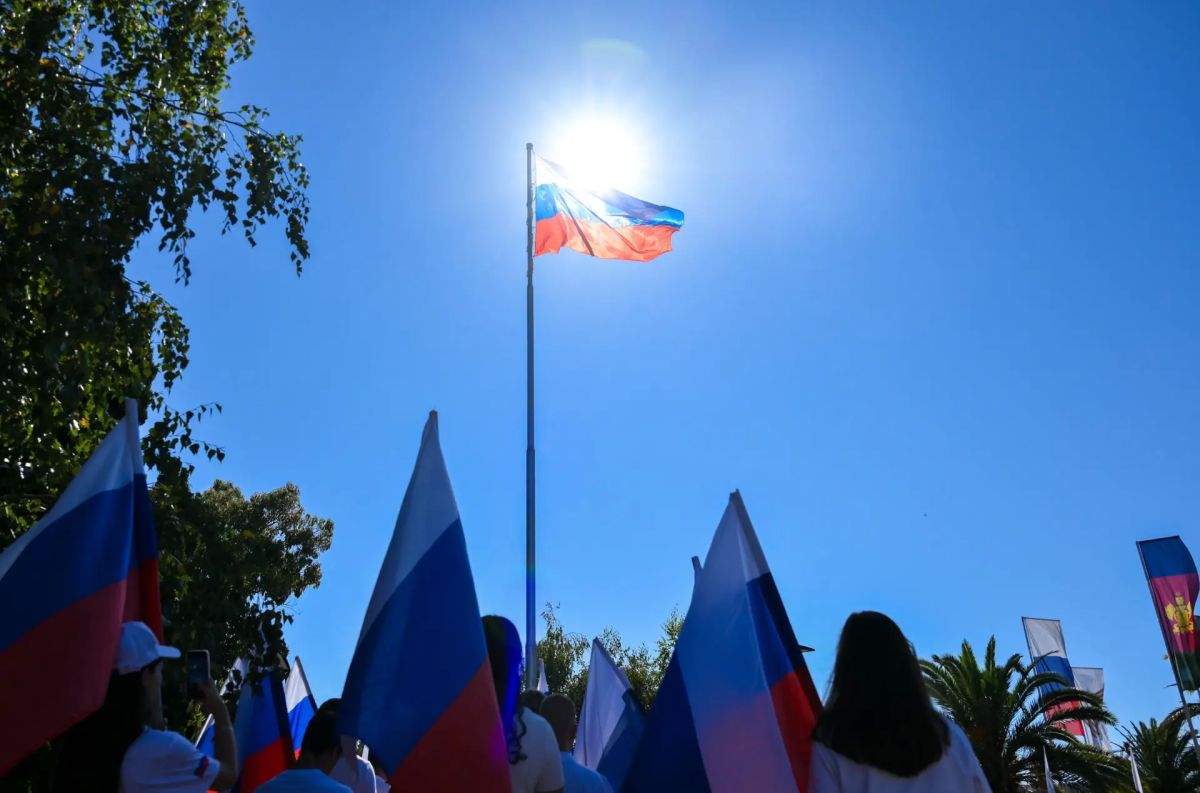 Торжественные церемонии поднятия Государственного флага прошли во всех районах Сочи