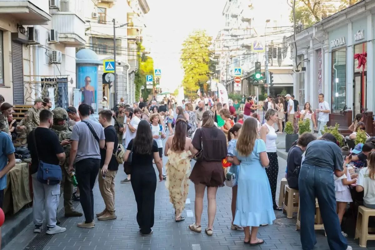 В Краснодаре прошел фестиваль «Краснодар – Дом молодежи», приуроченный ко Дню Государственного флага Российской Федерации