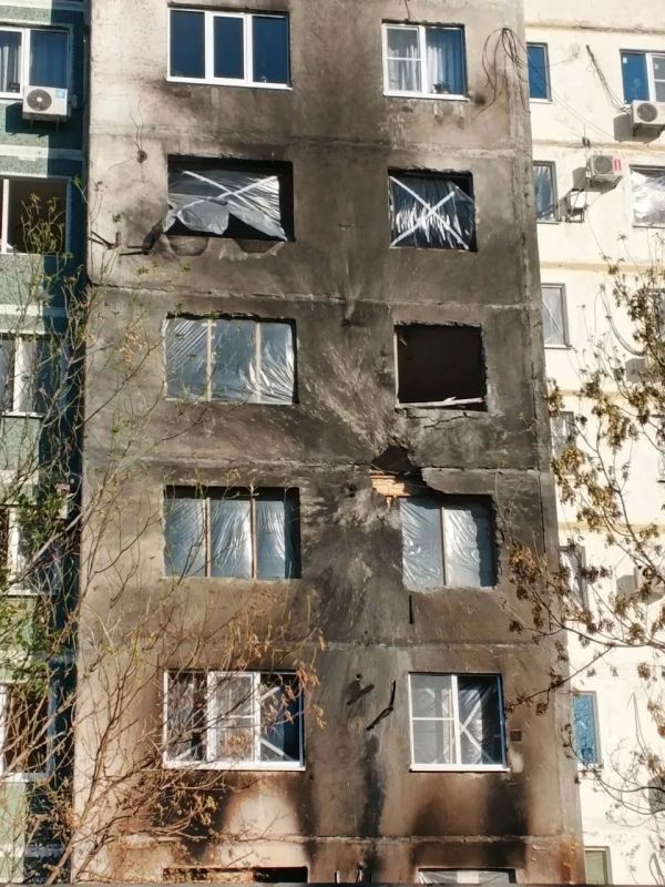 «Живую Кубань» обратились жильцы многоквартирного дома в Новороссийске. Дело в том, что ночью на 12 августа многоэтажка сильно пострадала в результате атаки беспилотников. Ударом дрона на уровне 4-5 этажей частично... «Живую Кубань» обратились жильцы многоквартирного дома в Новороссийске. Дело в том, что ночью на 12 августа многоэтажка сильно пострадала в результате атаки беспилотников. Ударом дрона на уровне 4-5 этажей частично...