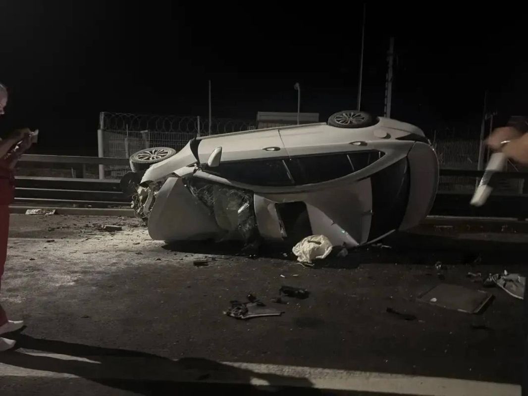 29-летний водитель Mercedes выехал на встречную полосу и столкнулся с OMODA в Адлерском районе Сочи 29-летний водитель Mercedes выехал на встречную полосу и столкнулся с OMODA в Адлерском районе Сочи