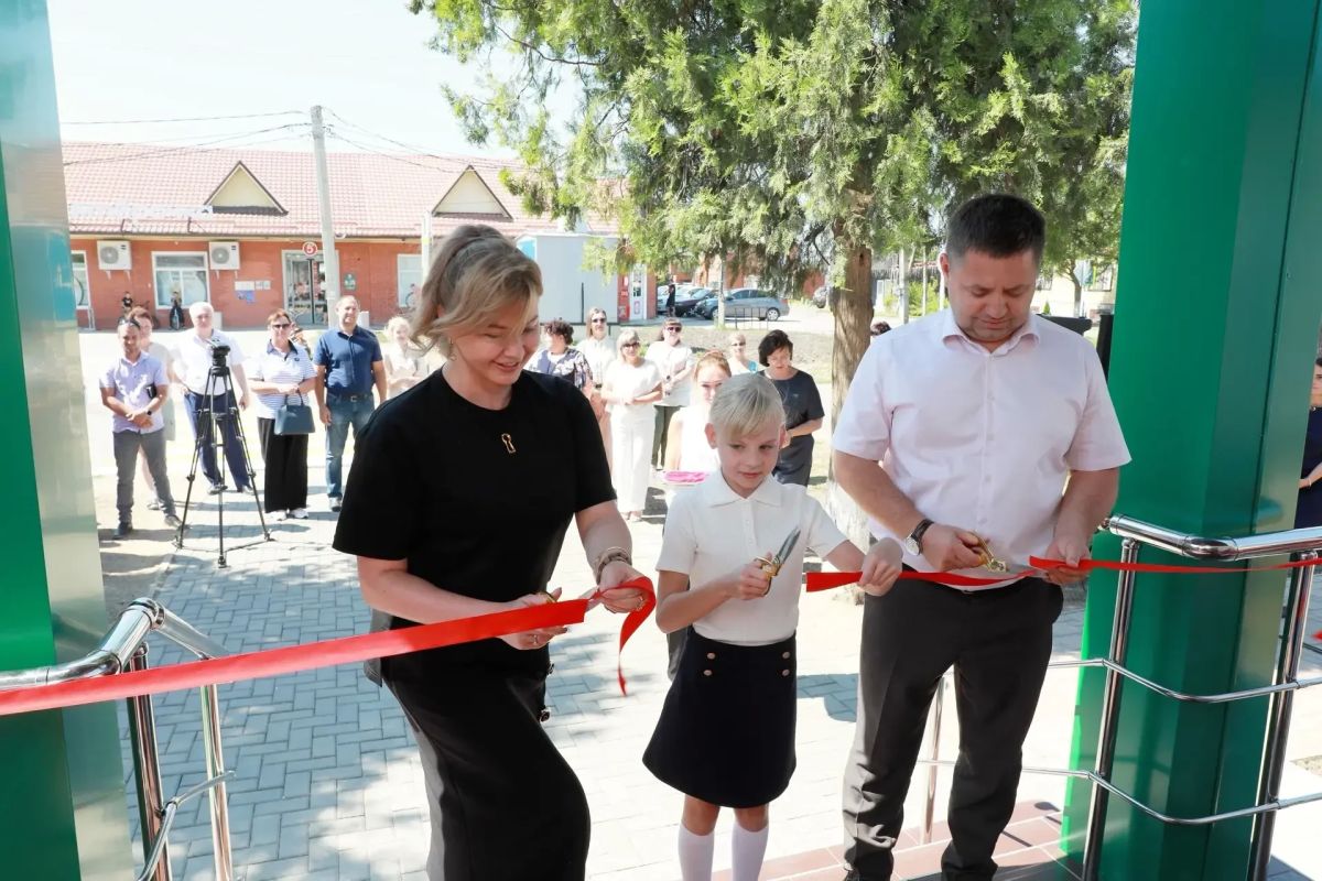 В Брюховецком районе открыли модельную библиотеку В Брюховецком районе открыли модельную библиотеку