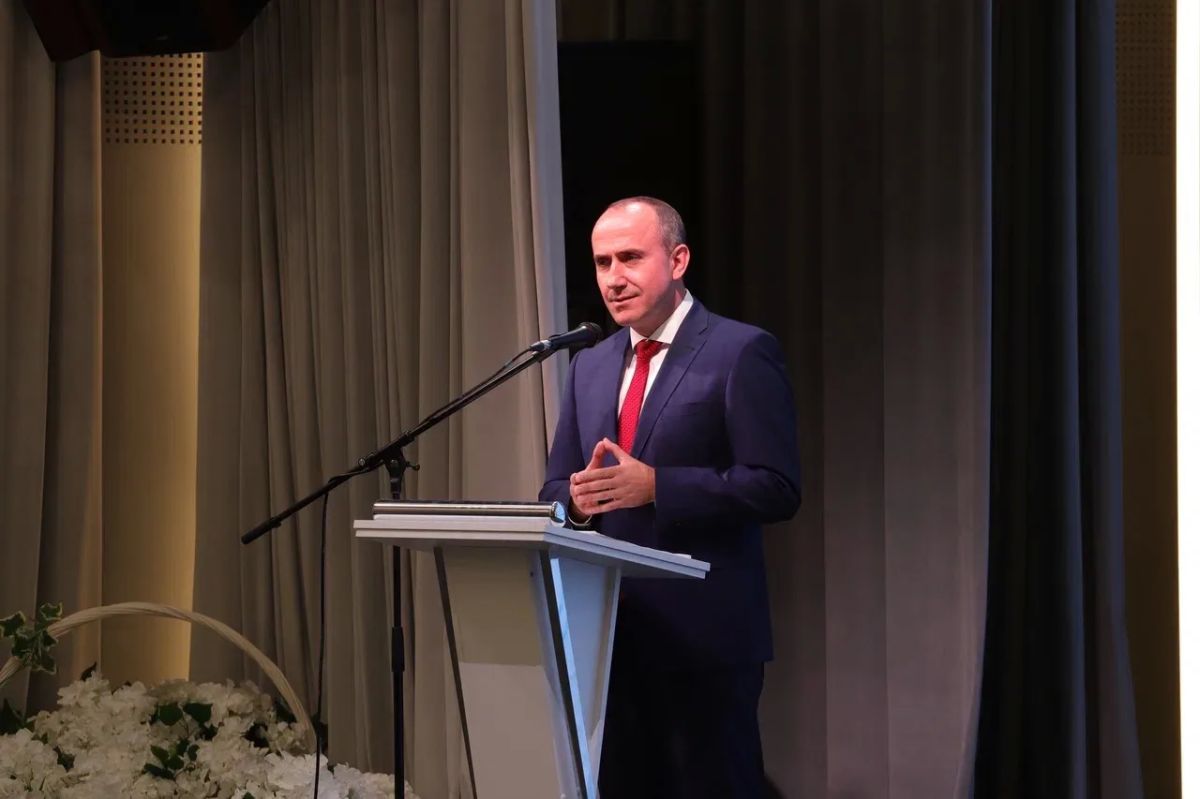 Алексей Богодистов: На августовской конференции важно было не только подвести итоги, но и обсудить конкретные вопросы, с которыми педагогам предстоит работать Алексей Богодистов: На августовской конференции важно было не только подвести итоги, но и обсудить конкретные вопросы, с которыми педагогам предстоит работать