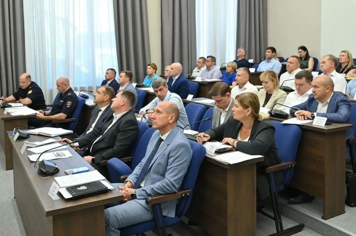 Андрей Прошунин усилил меры безопасности перед 1 сентября. Андрей Прошунин усилил меры безопасности перед 1 сентября.