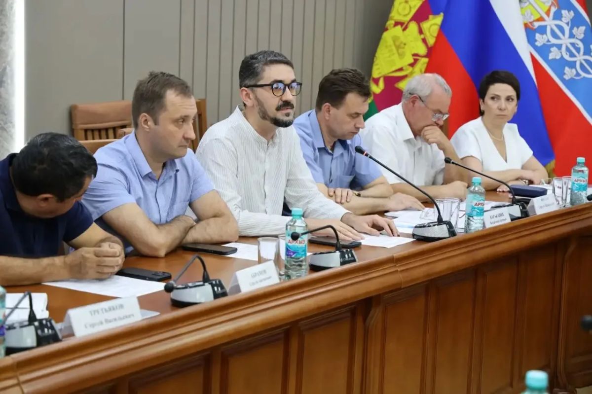 Андрей Харченко: Вместе с министром промышленной политики Дмитрием Николаевичем Хмелько провел заседание Совета по развитию промышленности Андрей Харченко: Вместе с министром промышленной политики Дмитрием Николаевичем Хмелько провел заседание Совета по развитию промышленности