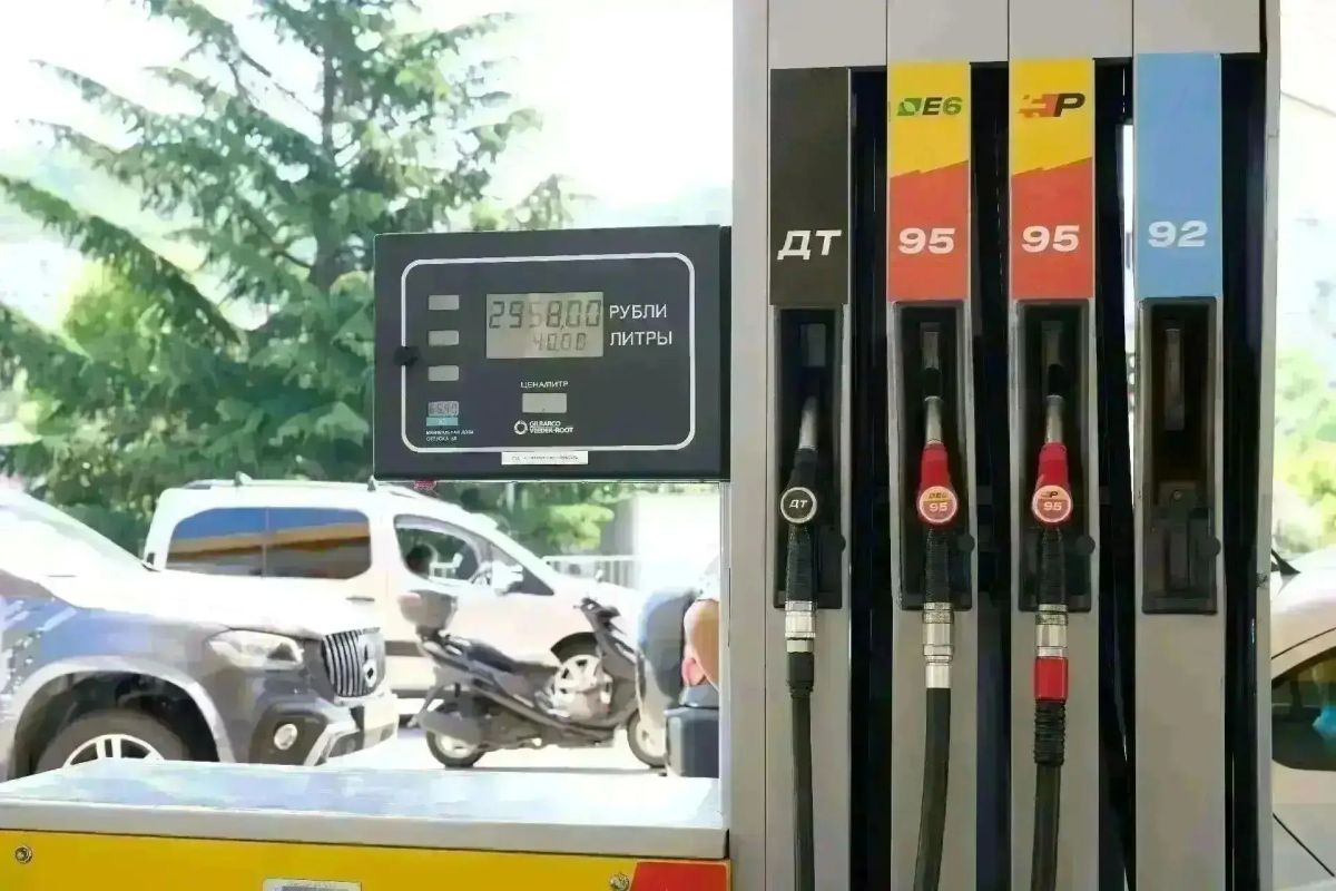Сегодня, 27 августа, по состоянию на 09:00 в Сочи функционируют 52 автозаправочные станции