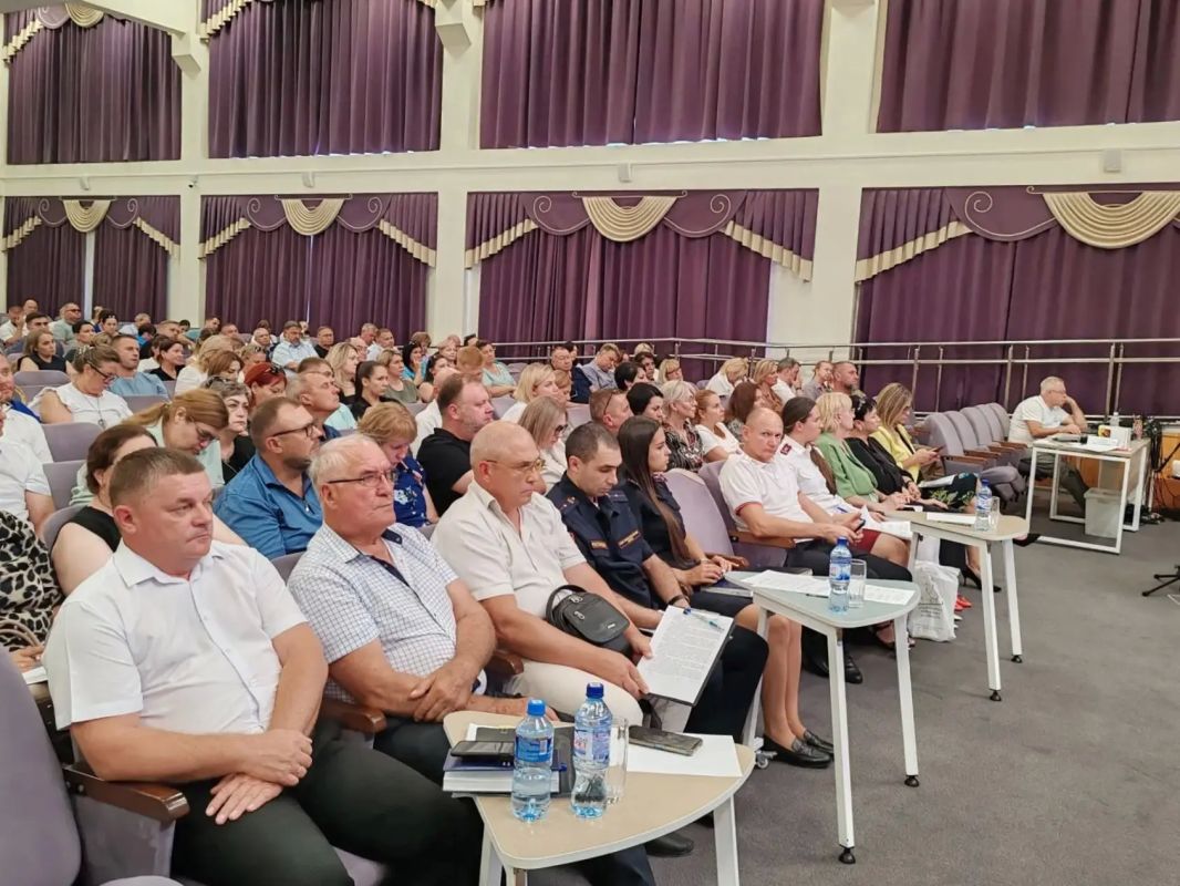 В новом учебном году меры безопасности в образовательных учреждениях Анапы будут усилены В новом учебном году меры безопасности в образовательных учреждениях Анапы будут усилены