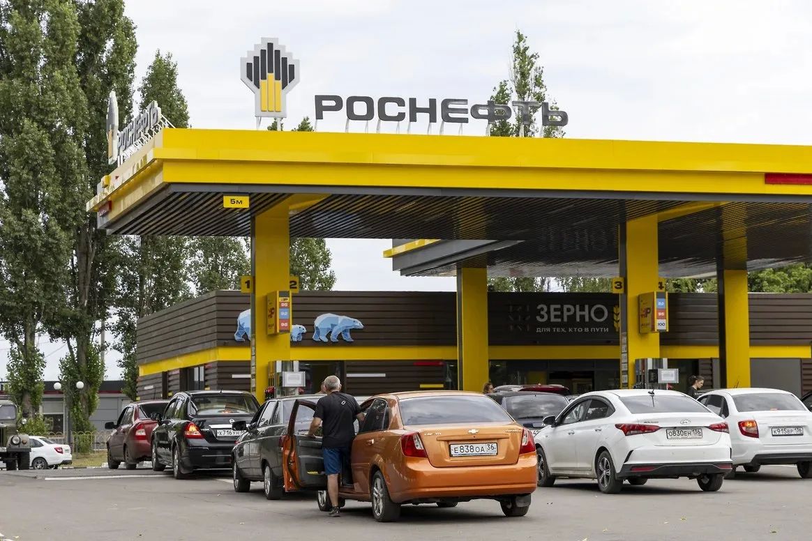 Утром 28 августа в Краснодаре работают 66 АЗС