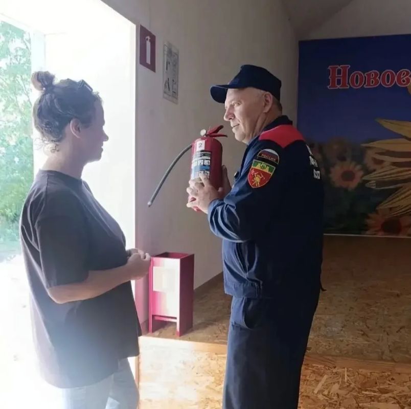 В преддверии Дня знаний и выборов в Государственную Думу РФ личный состав краевой противопожарной службы проводит обследование школ и избирательных участков В преддверии Дня знаний и выборов в Государственную Думу РФ личный состав краевой противопожарной службы проводит обследование школ и избирательных участков