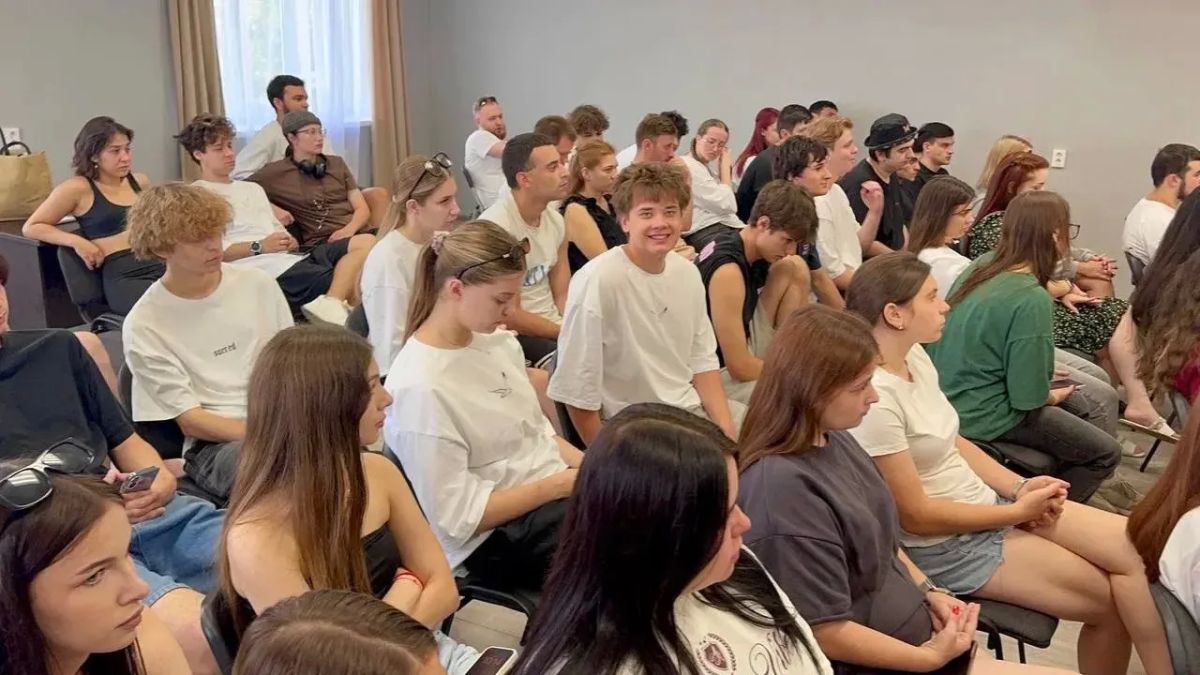В лагере «Бригантина» стартовал форум «Волна перемен» В лагере «Бригантина» стартовал форум «Волна перемен»