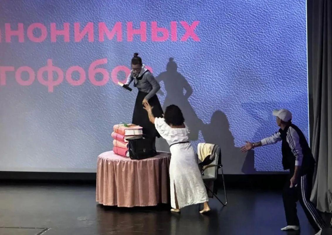 Во Дворце культуры села Мысхако прошел юбилейный вечер, посвященный 35-летию театра-студии «Кукушкино гнездо» Во Дворце культуры села Мысхако прошел юбилейный вечер, посвященный 35-летию театра-студии «Кукушкино гнездо»