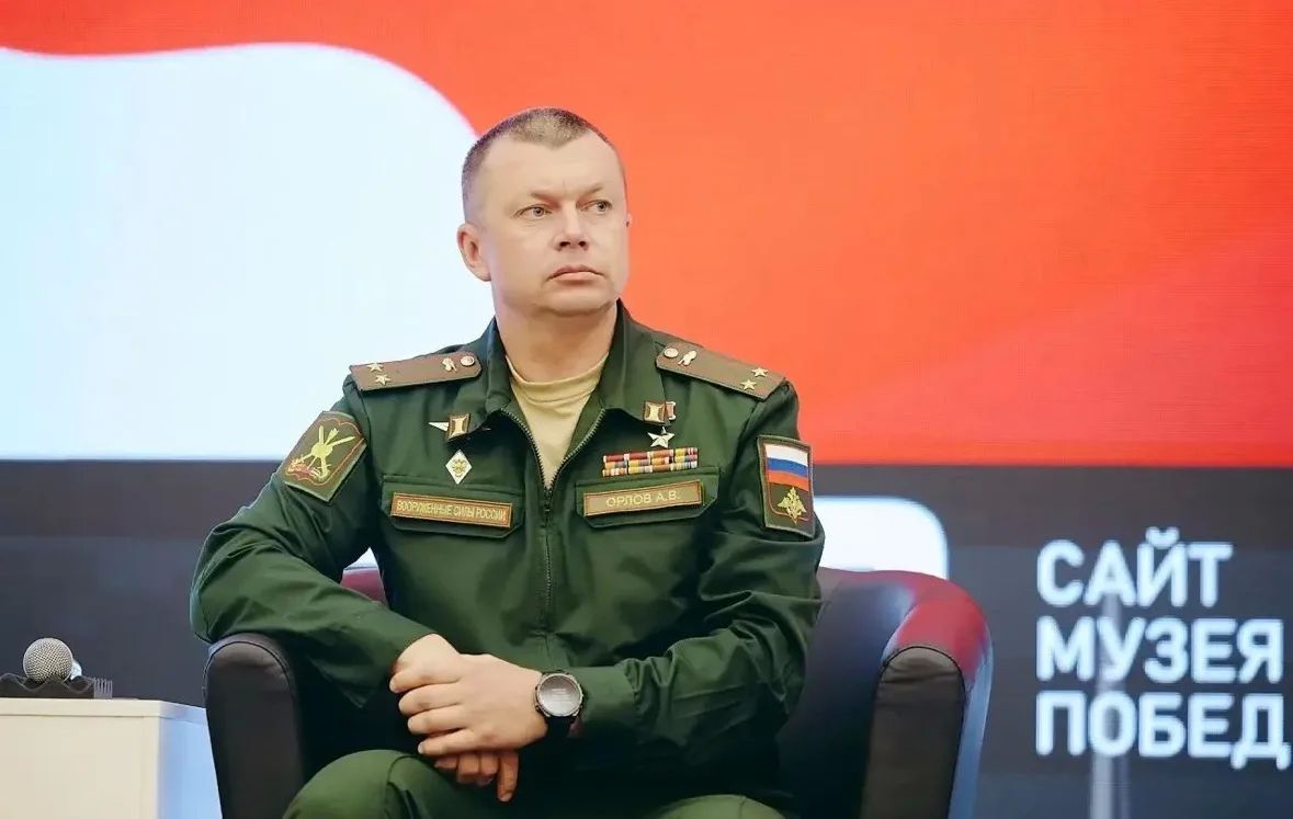 Равнение на знамя: юные новороссийцы приняли участие во Всероссийском слёте «Пост № 1» Равнение на знамя: юные новороссийцы приняли участие во Всероссийском слёте «Пост № 1»