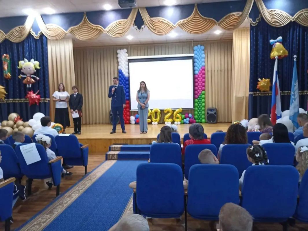Работники территориальных прокуратур по всему краю поздравили учащихся с Днём знаний Работники территориальных прокуратур по всему краю поздравили учащихся с Днём знаний