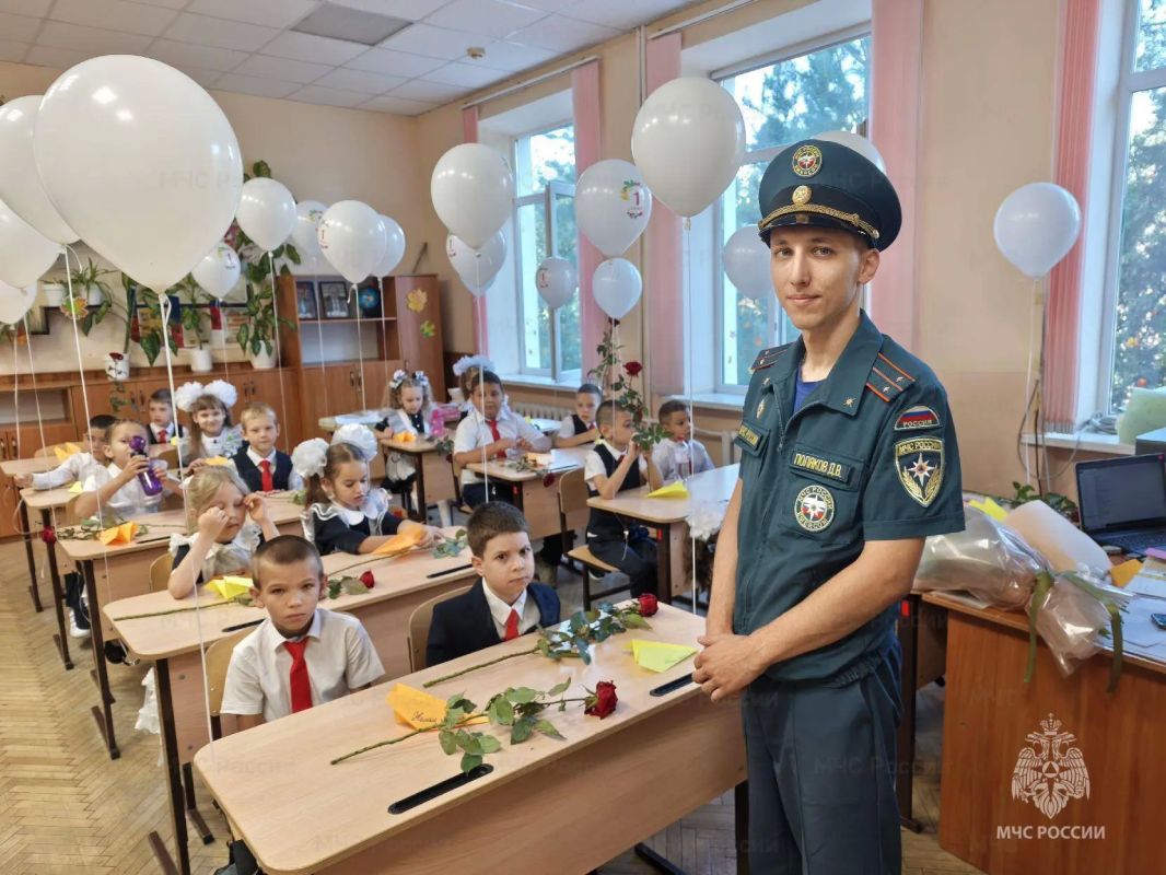 В День знаний — о безопасности: МЧС России провели занятия в школах Краснодарского края В День знаний — о безопасности: МЧС России провели занятия в школах Краснодарского края