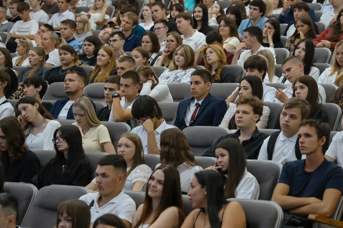 В АРМАВИРЕ ПОСВЯТИЛИ В СТУДЕНТЫ ПЕРВОКУРСНИКОВ ПЕДАГОГИЧЕСКОГО УНИВЕРСИТЕТА В АРМАВИРЕ ПОСВЯТИЛИ В СТУДЕНТЫ ПЕРВОКУРСНИКОВ ПЕДАГОГИЧЕСКОГО УНИВЕРСИТЕТА