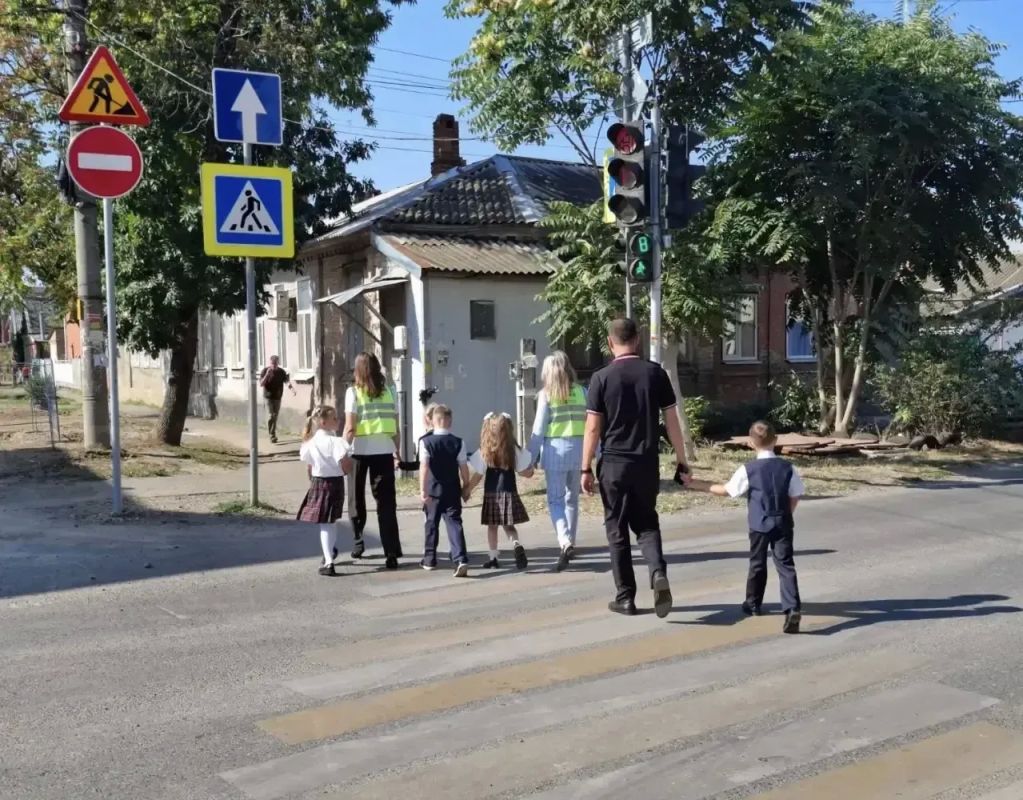 Вот и лето прошло… С Днем знаний, Краснодар! Вот и лето прошло… С Днем знаний, Краснодар!