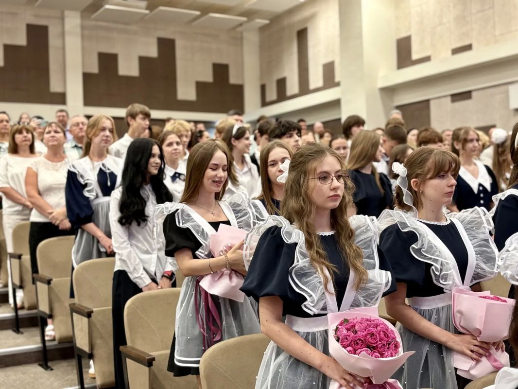 В День знаний открыл свои двери новый филиал лицея №4 на улице Обрывной В День знаний открыл свои двери новый филиал лицея №4 на улице Обрывной
