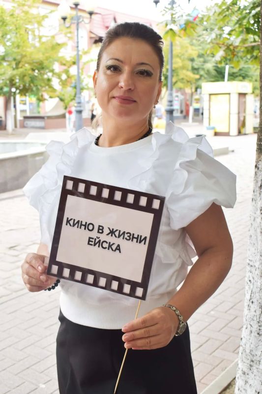 День кино — праздник, который дарит тёплые воспоминания и повод ещё раз пересмотреть золотую классику День кино — праздник, который дарит тёплые воспоминания и повод ещё раз пересмотреть золотую классику