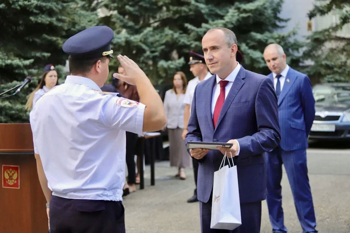 Алексей Богодистов: Сегодня профессиональный праздник у сотрудников патрульно-постовой службы Алексей Богодистов: Сегодня профессиональный праздник у сотрудников патрульно-постовой службы