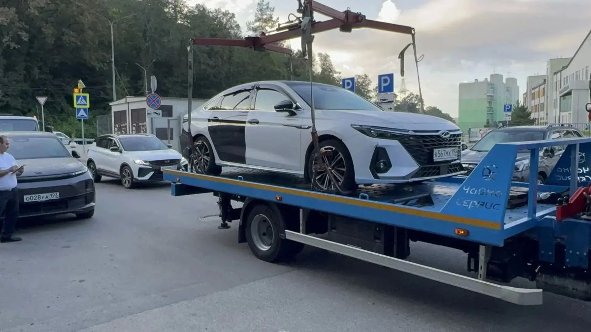 В Сочи с началом учебного года усилена эвакуация транспортных средств, припаркованных с нарушениями правил дорожного движения В Сочи с началом учебного года усилена эвакуация транспортных средств, припаркованных с нарушениями правил дорожного движения