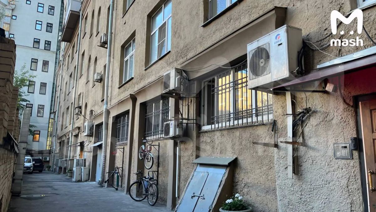 Квартиру Владимира Высоцкого на 1-й Тверской-Ямской в центре Москвы продают за 170 млн рублей Квартиру Владимира Высоцкого на 1-й Тверской-Ямской в центре Москвы продают за 170 млн рублей