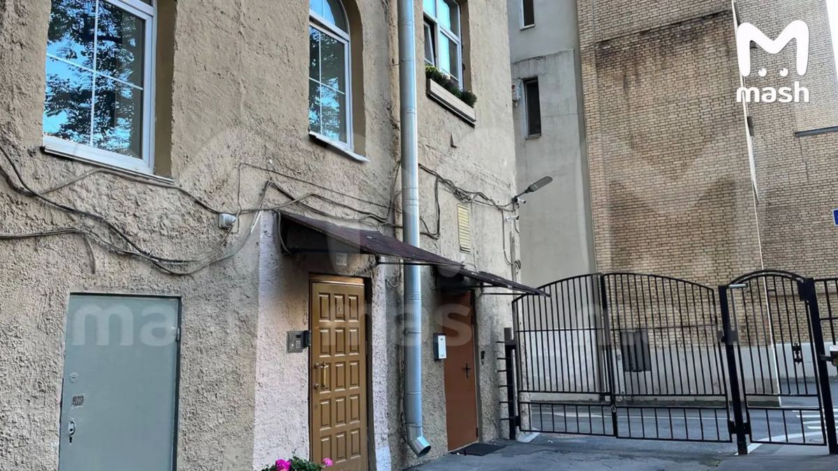 Квартиру Владимира Высоцкого на 1-й Тверской-Ямской в центре Москвы продают за 170 млн рублей Квартиру Владимира Высоцкого на 1-й Тверской-Ямской в центре Москвы продают за 170 млн рублей