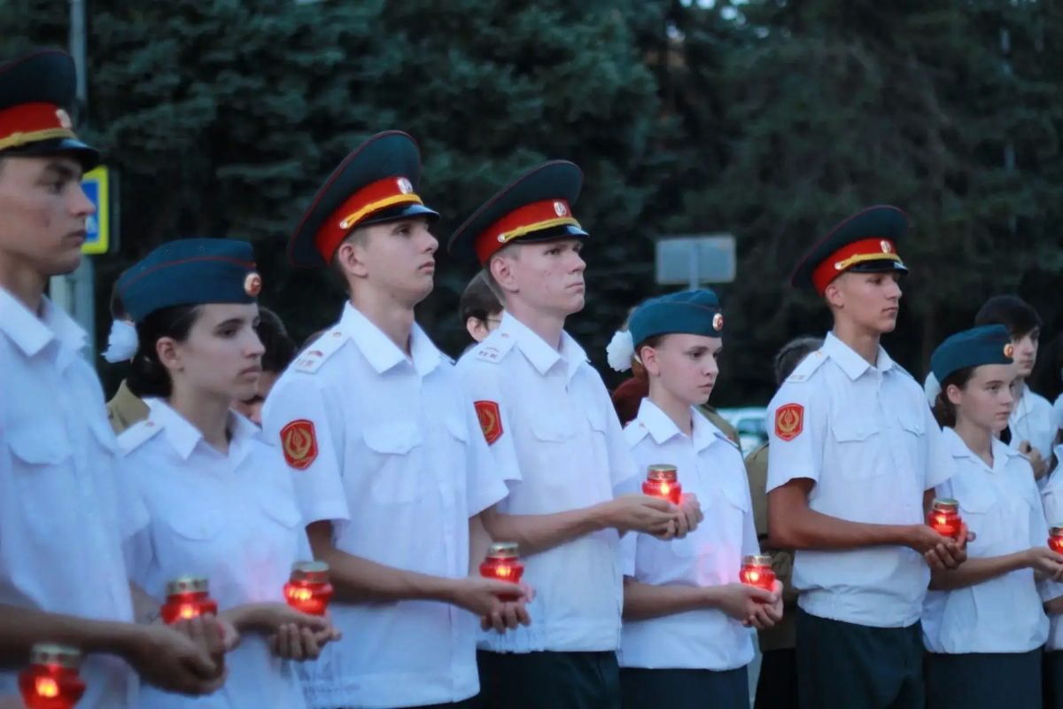 Жители Кубани почтили память жертв террористических актов Жители Кубани почтили память жертв террористических актов